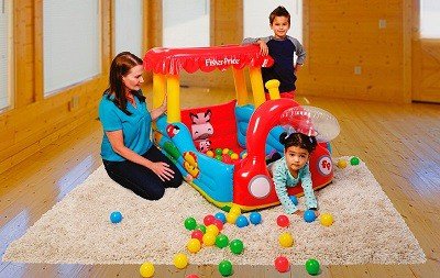 Gezichtsvermogen Aanmoediging communicatie Trein ballenbak met ballen. Fisherprice ballpit hier.