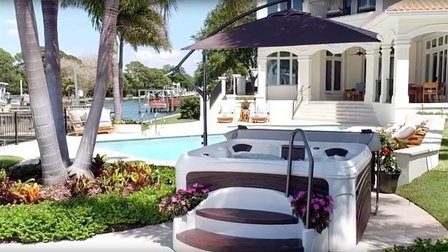 Dream Maker Spa Cabana