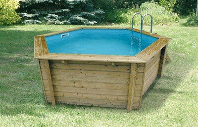 Goedkoop zwembad. Uniek houten inbouw