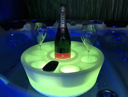 Champagne drinken in spa bar