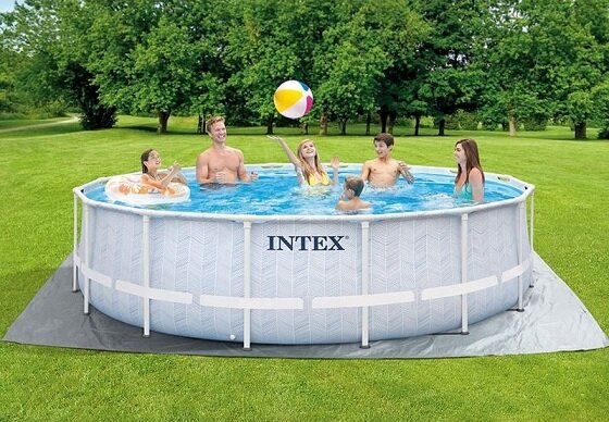 Intex Chevron Prism Pool rond in gebruik