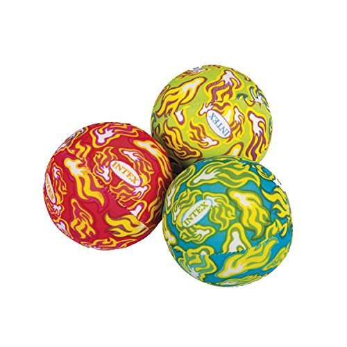 Ballen voor in het water